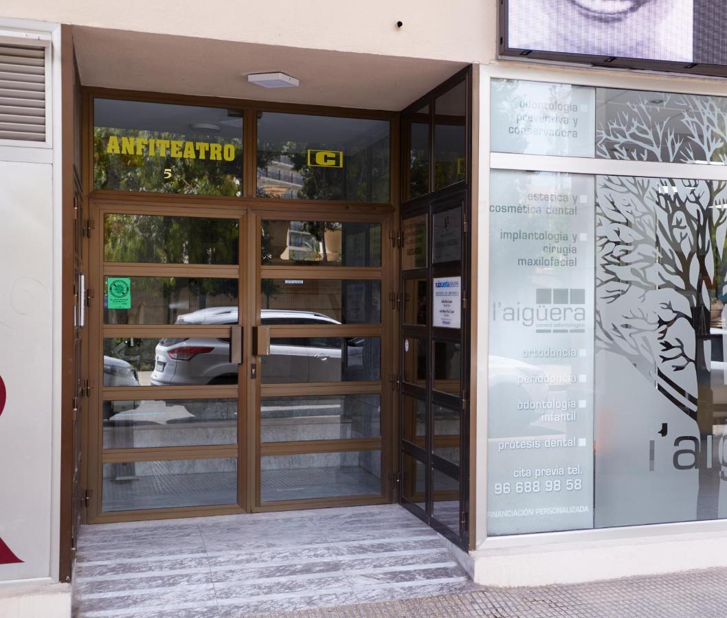 Apartamentos Anfiteatro 貝尼多姆 外观 照片